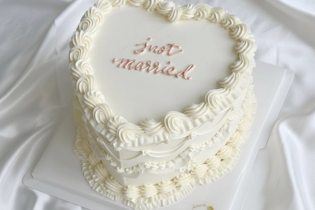 Vintage Lambeth Heart Cake