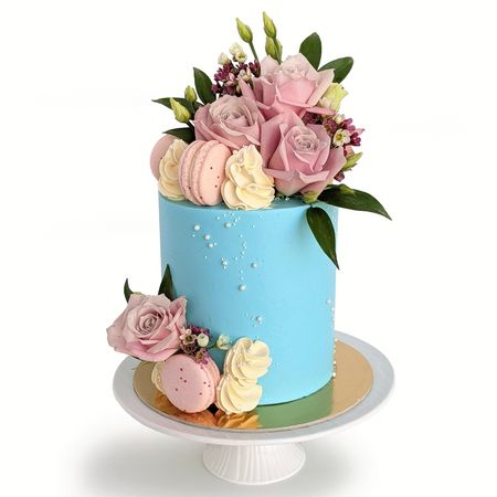 luxe floral macaron cake